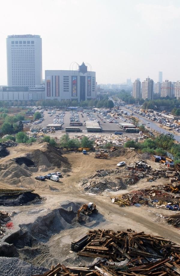 The Jamsil site before the construction of Lotte World Tower, 1995